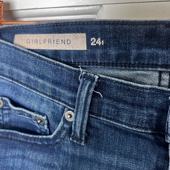 Gap girlfriend jeans in excellent condition size 24​ - Picture 4 of 5